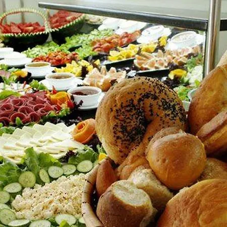 Royal Palace 库萨达斯