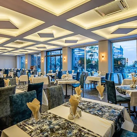 酒店 Royal Palace 4*