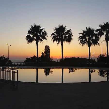 Royal Palace 4*