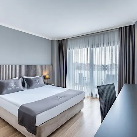 Royal Palace Hotel
