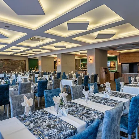 Royal Palace Hotel Kuşadası