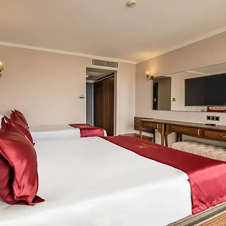 Royal Palace Hotel 4*