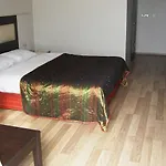 Royal Palace فندق كوشاداسيه
