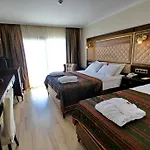 فندق Royal Palace كوشاداسيه