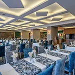 Royal Palace فندق كوشاداسيه